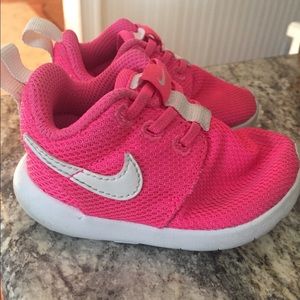 NIKE baby sneakers 4C